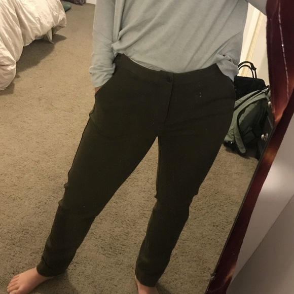 lululemon & go trek pant *size 4 Olive Green - Picture 7 of 8
